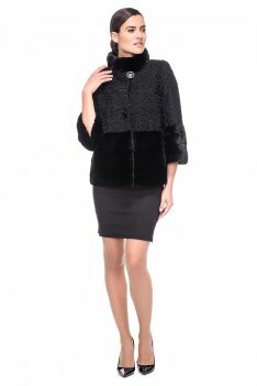 Короткая шубка из каракуля, модель Шубы из каракуля Артикул: Т1588 вид спереди